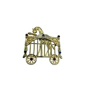 AJC Vintage Gold Tone Circus Giraffe in Cage Wagon Brooch Rhinestone Pin